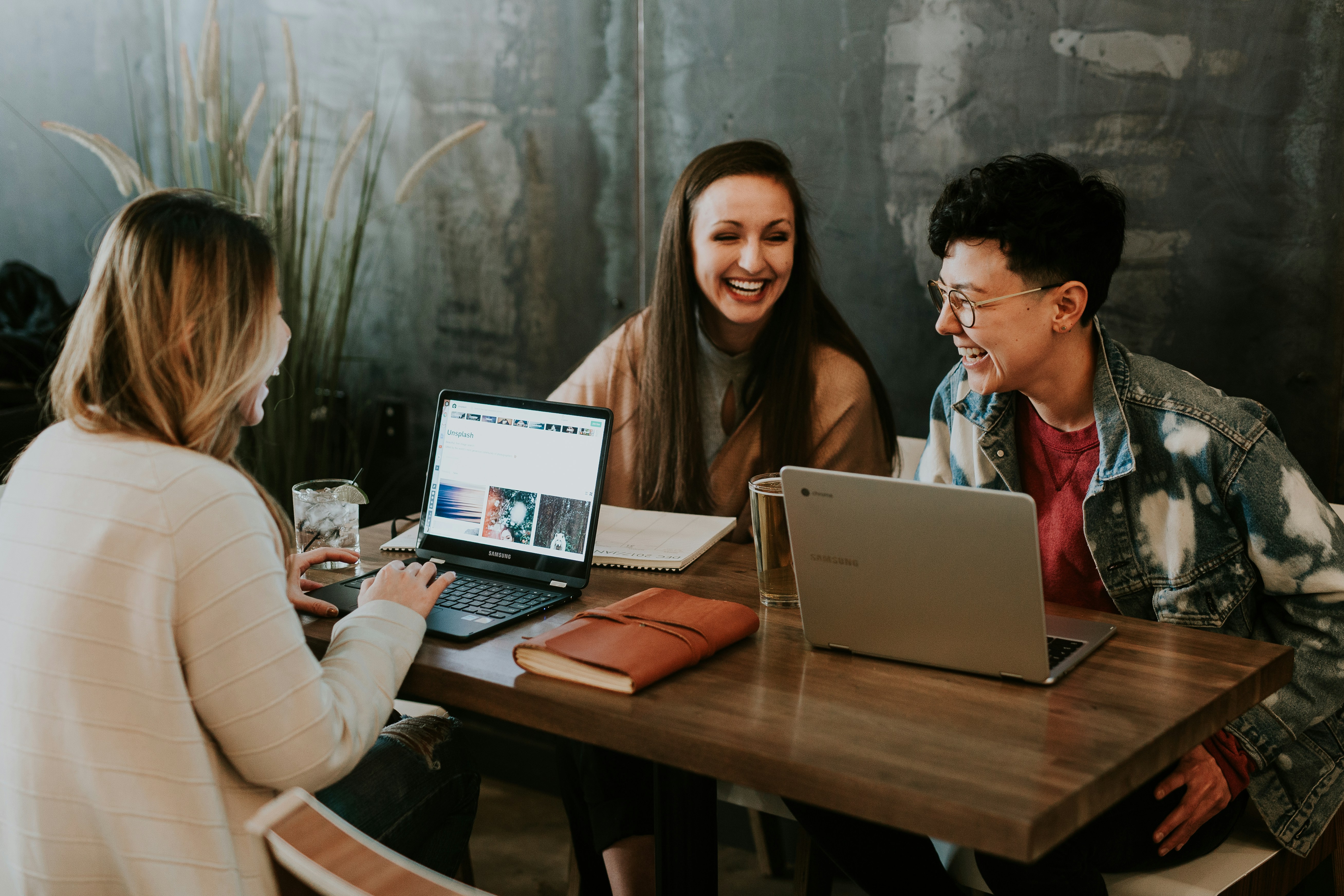 Student founders collaborating